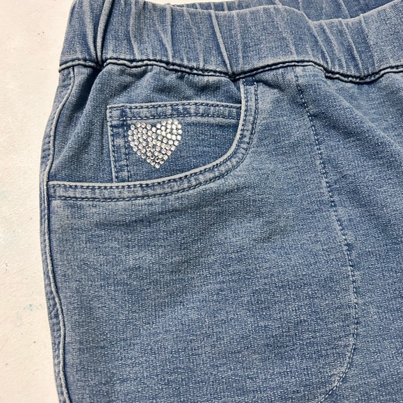 jeans size L but in numerical size it is like 14 -16 it is elastic at the waist - Picture 4 of 8